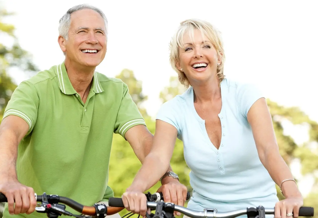 Smiling Couple Maidu 2